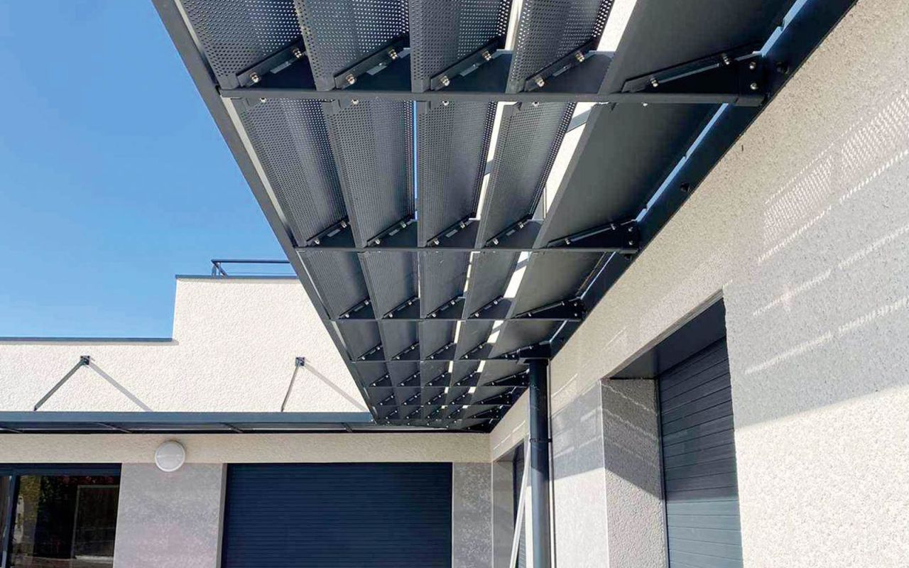 Réalisation d'un brise-soleil en métal