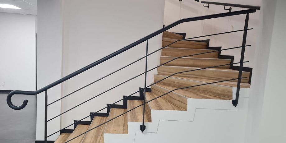 Rampe d'escalier intérieur en acier lisse