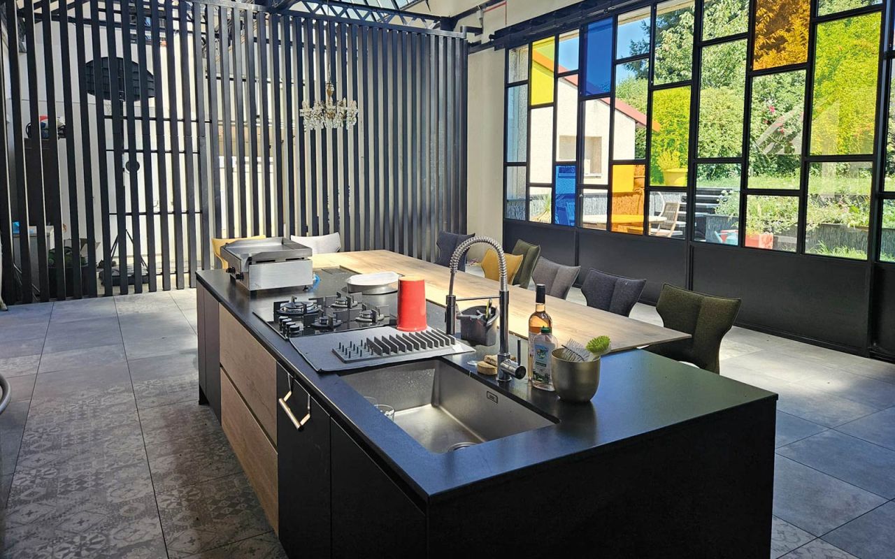 Création d'une verrière de style Mondrian